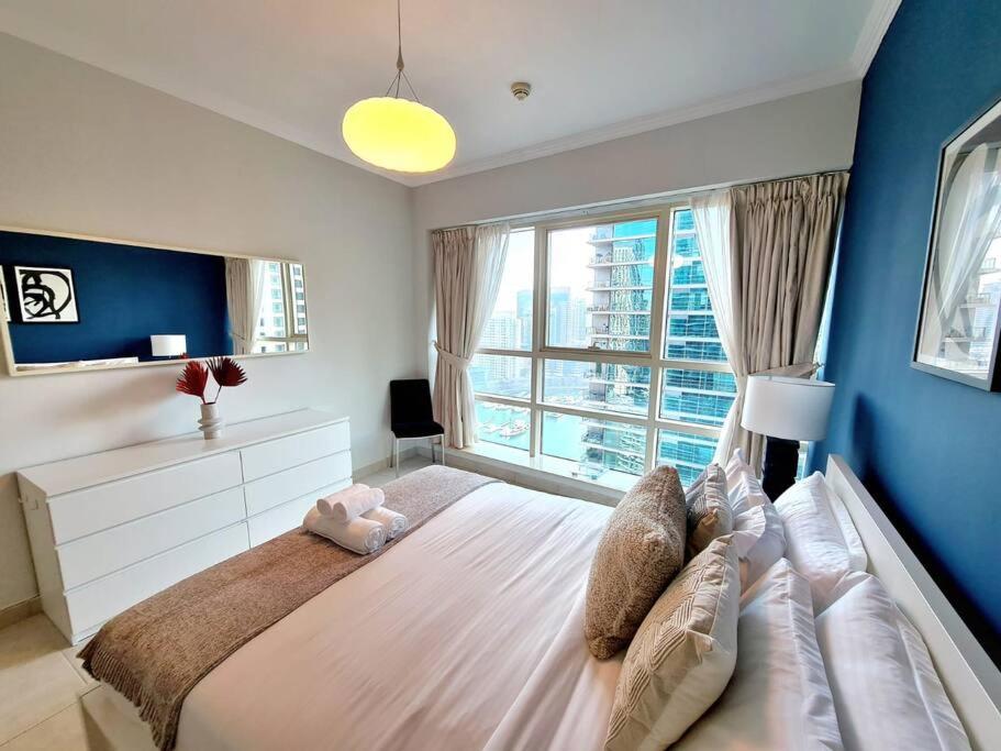 1 bed apt-fabulous marina view