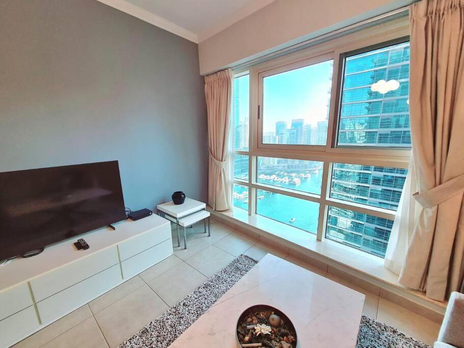 1 bed apt-fabulous marina view