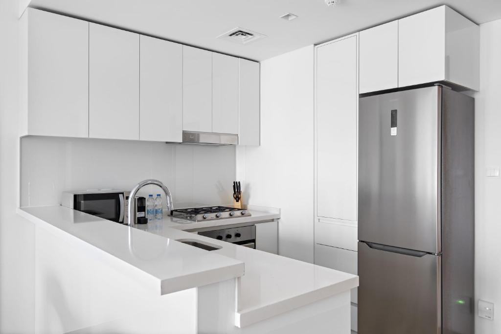 هتل لاکژریس 1BR این د سنتر آو دبی - Luxurious 1BR in the center of Dubai