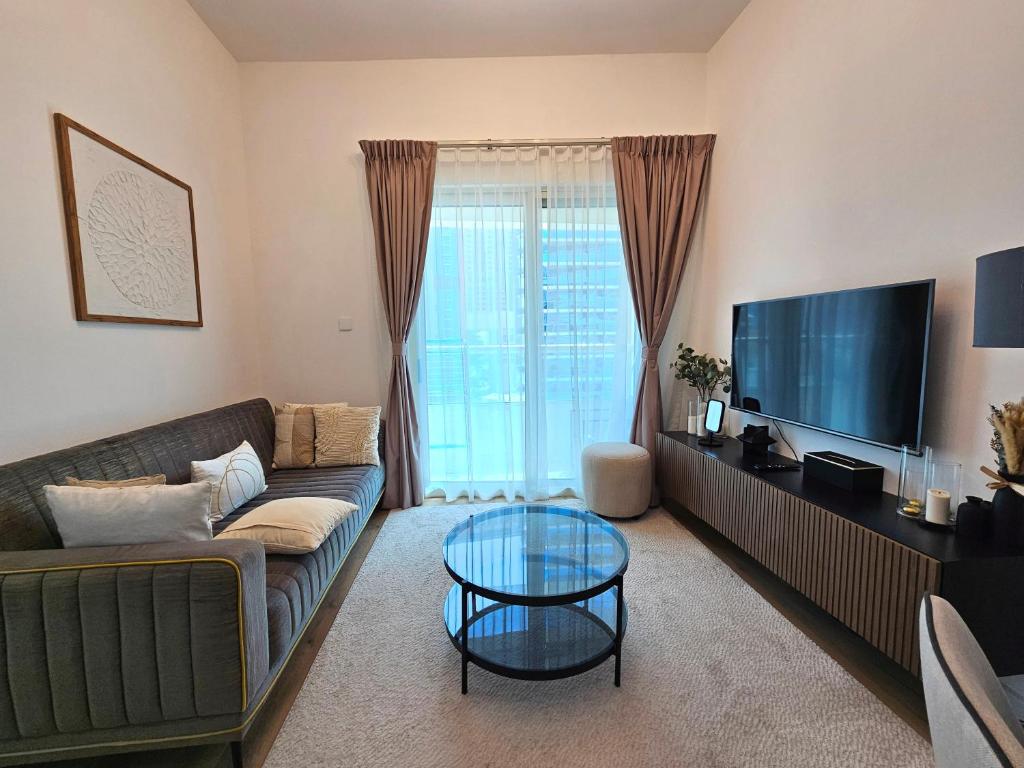 Cozy 1 BR - Dubai Marina - 5 Min to Beach and Metro