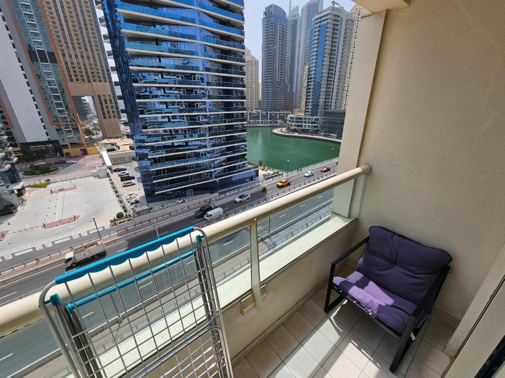 Cozy 1 BR - Dubai Marina - 5 Min to Beach and Metro
