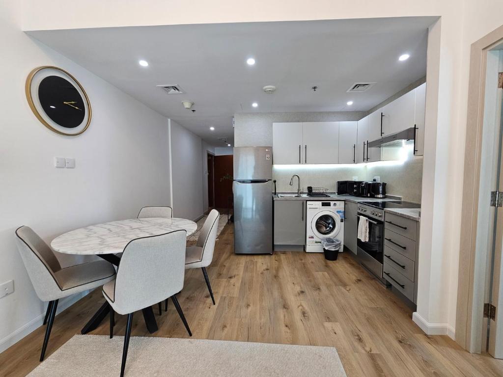 Cozy 1 BR - Dubai Marina - 5 Min to Beach and Metro