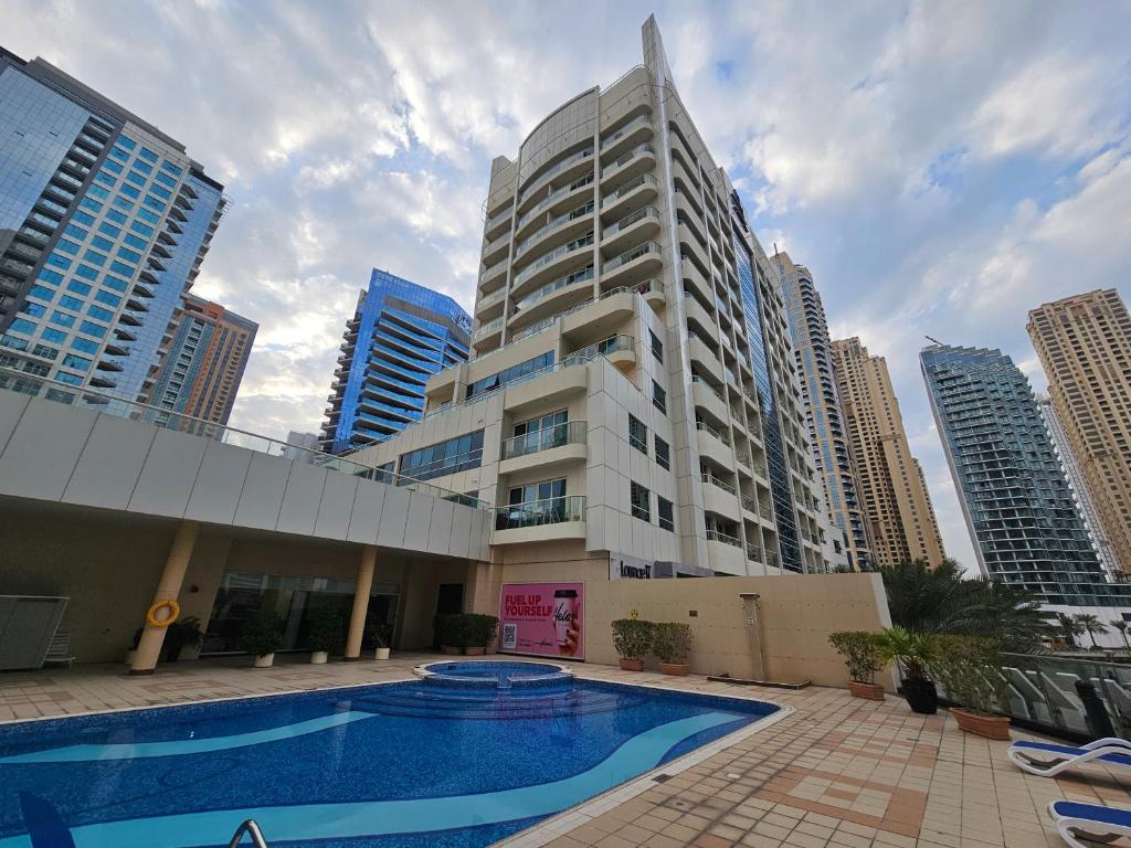 Cozy 1 BR - Dubai Marina - 5 Min to Beach and Metro