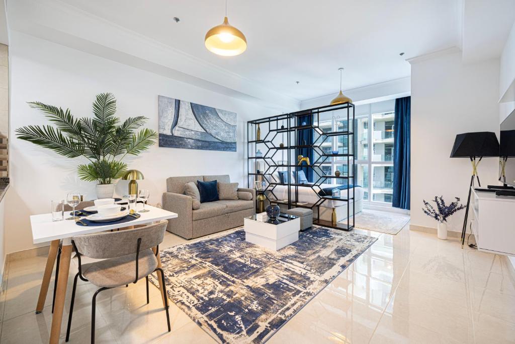 هتل لاکژوریس استودیو ویز کانال ویو این بیزنس بی - Luxurious Studio with Canal View in Business Bay