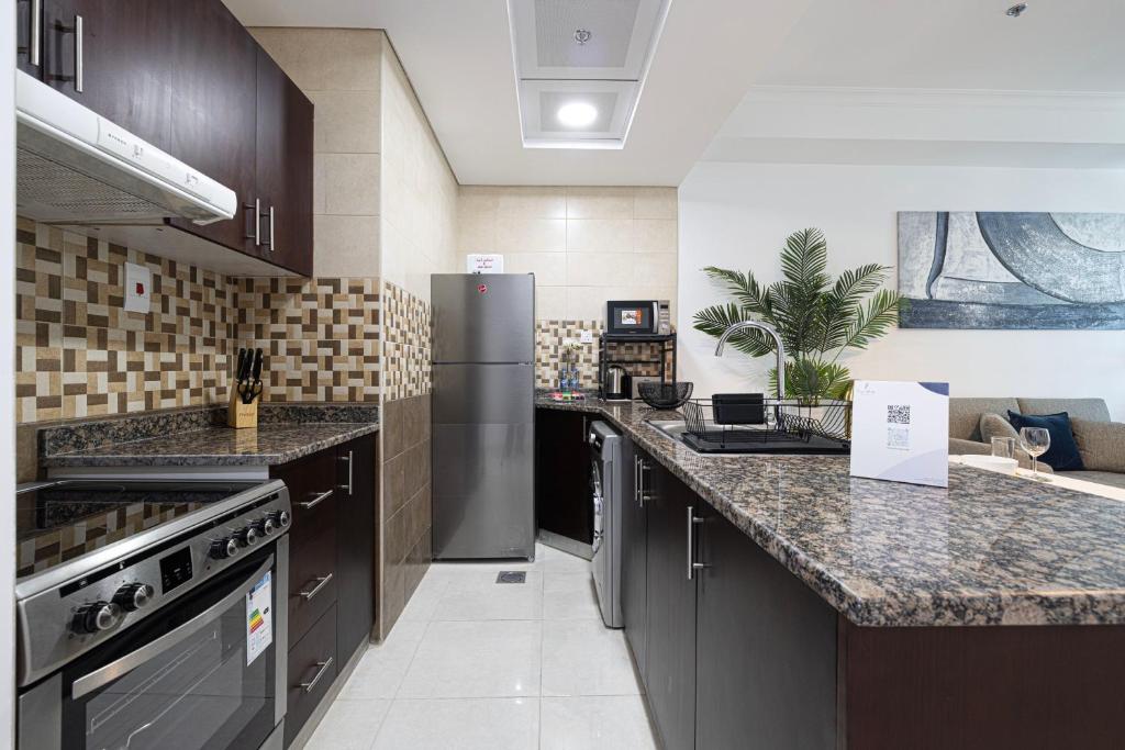 Luxurious Studio with Canal View in Business Bay