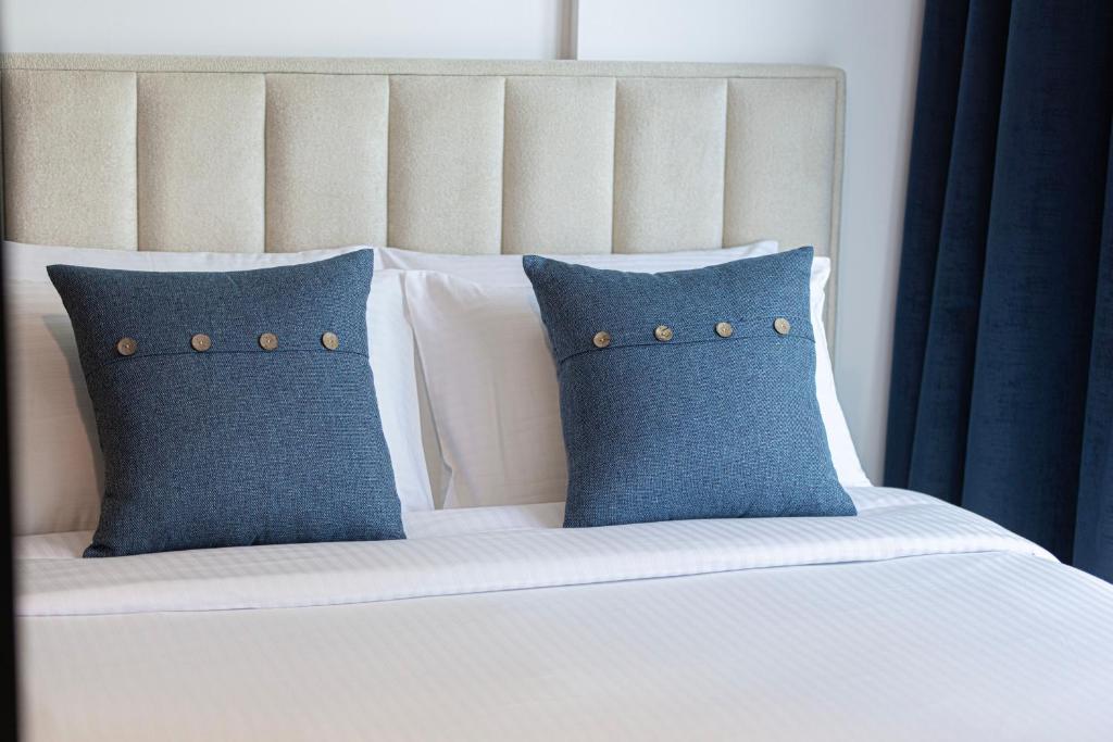 Luxurious Studio with Canal View in Business Bay