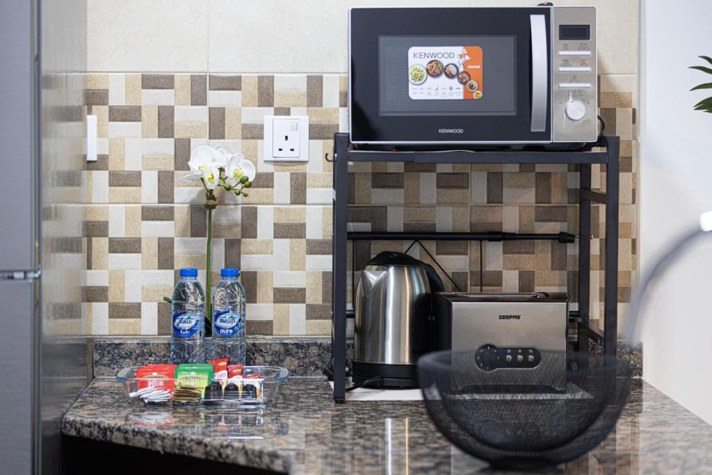 Luxurious Studio with Canal View in Business Bay