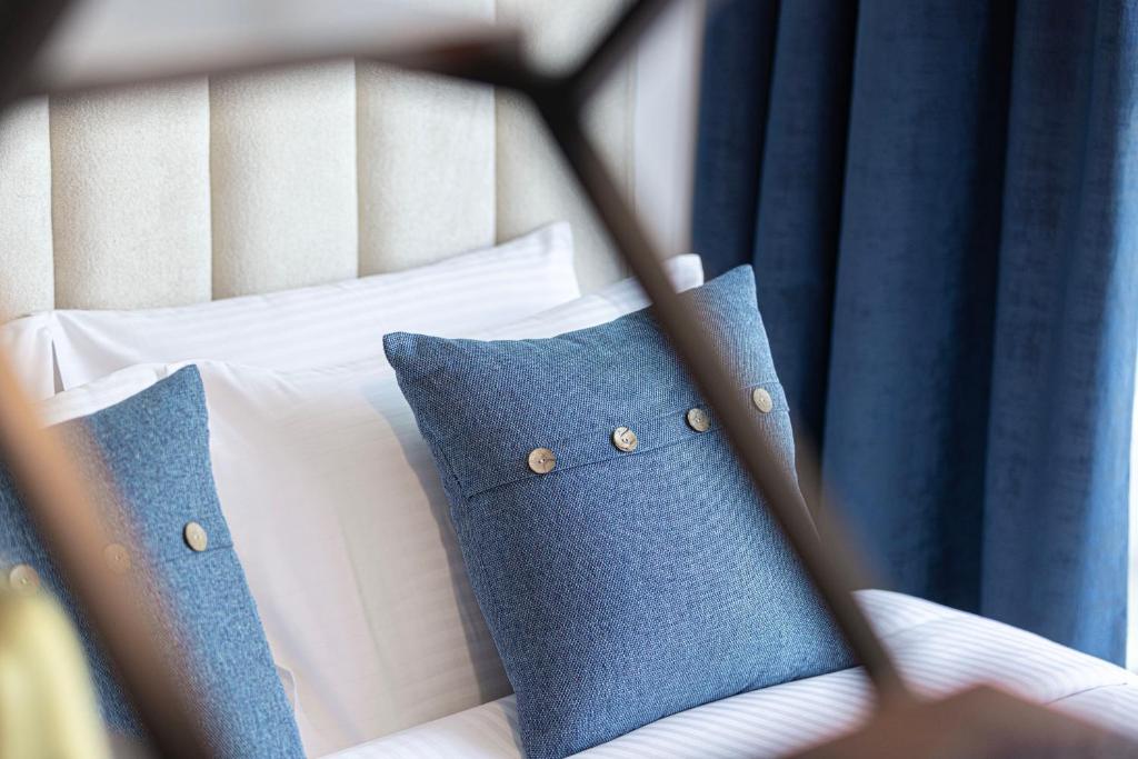 Luxurious Studio with Canal View in Business Bay