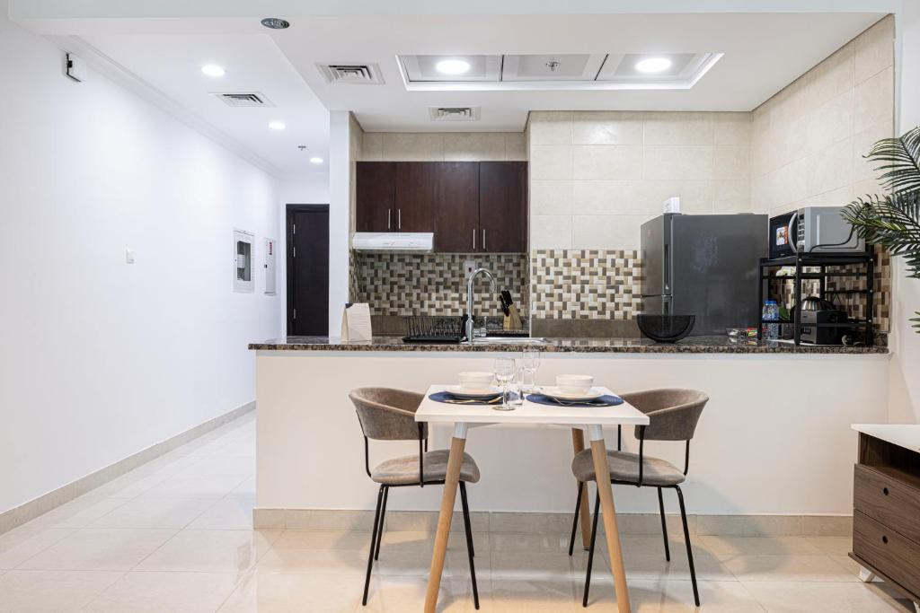 Luxurious Studio with Canal View in Business Bay