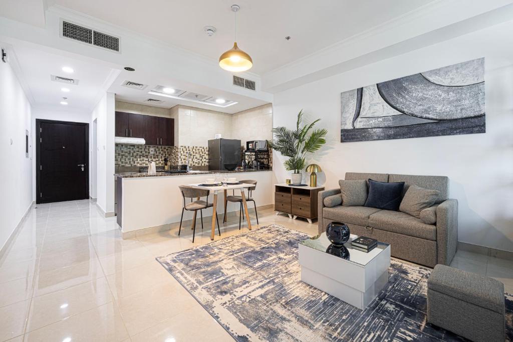 Luxurious Studio with Canal View in Business Bay