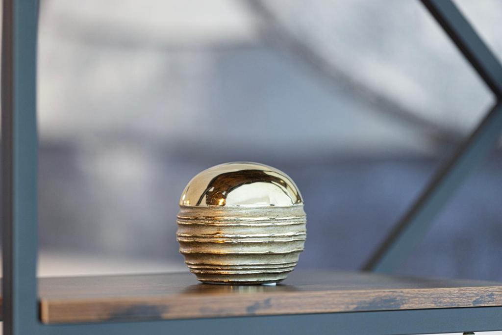 Luxurious Studio with Canal View in Business Bay