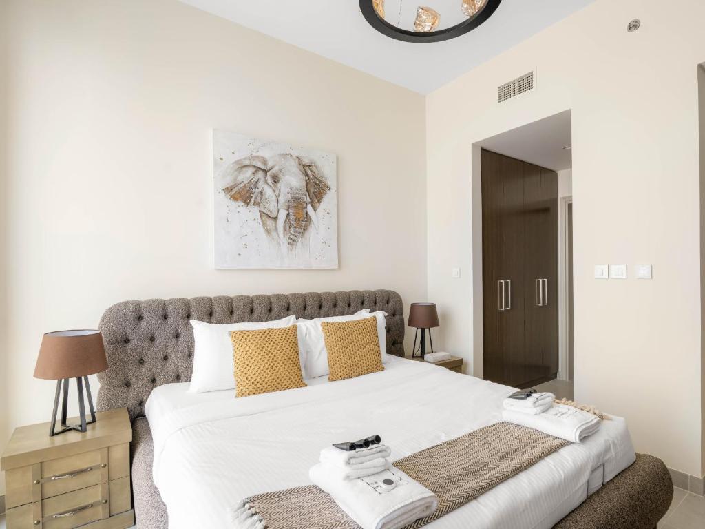 Rustic Elegance 2BDR In Forte Downtown