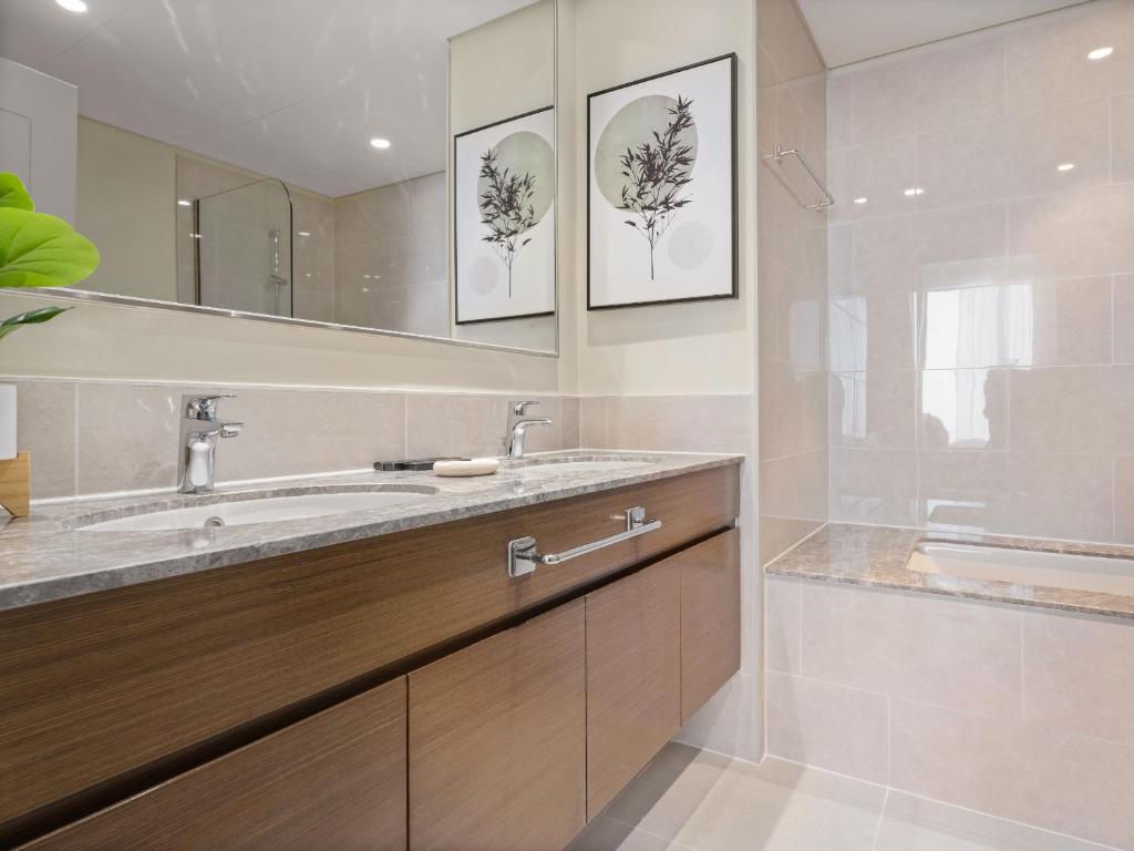 Rustic Elegance 2BDR In Forte Downtown