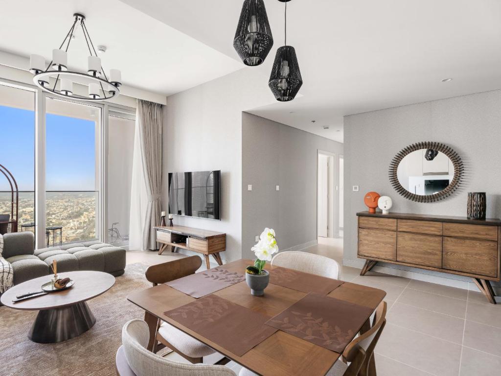 Rustic Elegance 2BDR In Forte Downtown