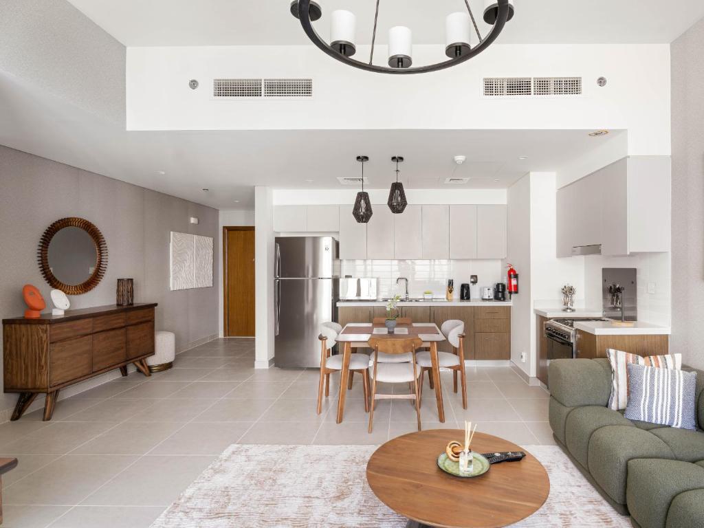 Rustic Elegance 2BDR In Forte Downtown