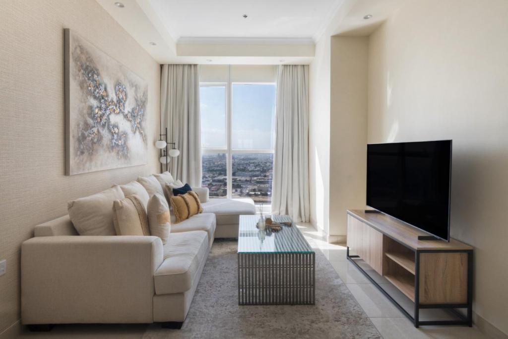 هتل گست ردی - آ مورنینگ سیمفونی اف اسکای اسکریپرز - GuestReady - A Morning Symphony of Skyscrapers