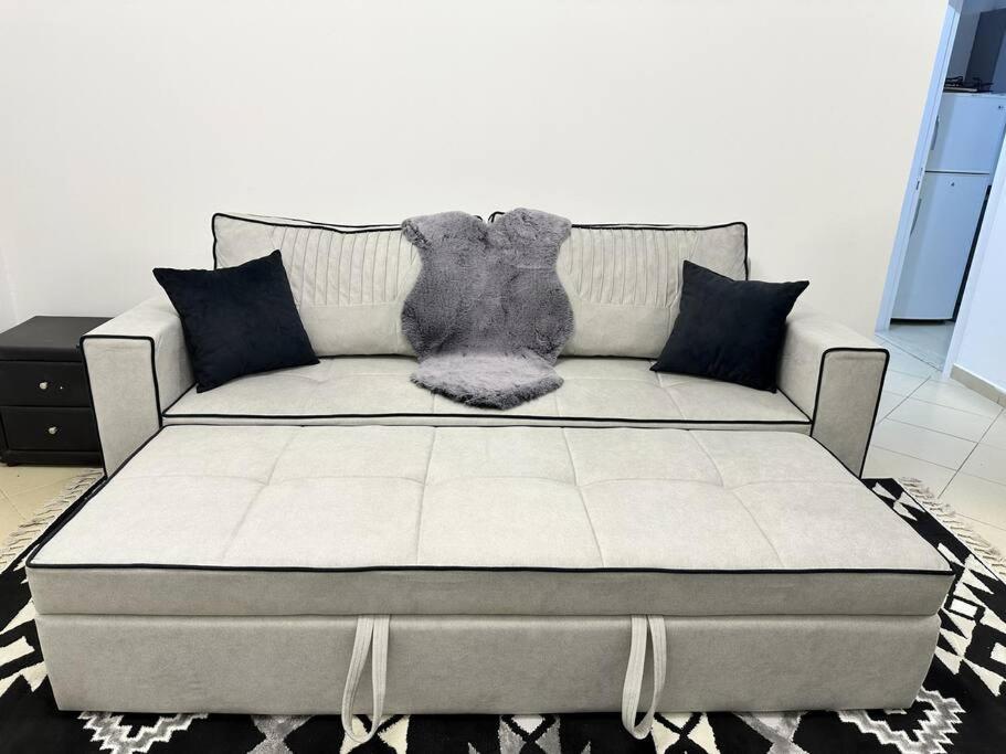 Full Marina View 2BR Luxury Apartment