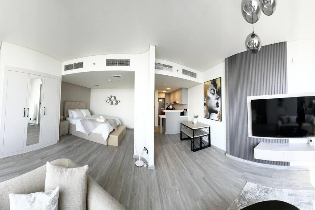 Amazing Modern Spacious Studio at Sky Gardens DIFC