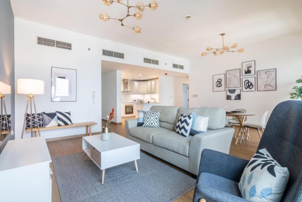 هتل گست ردی - اسکایلاین ویوز | اموای 4 - GuestReady - Skyline Views | Amwaj 4