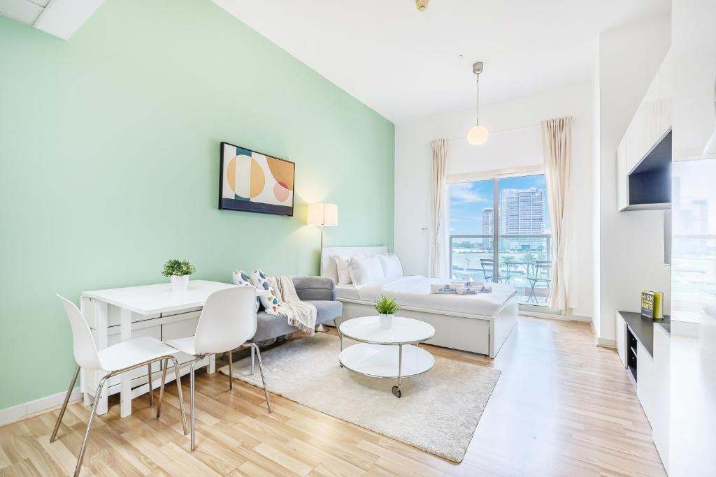 هتل لوکس استودیو وید آپگریدد اینتیریور این اسپورتس سیتی - Luxe Studio with Upgraded Interior in Sports City