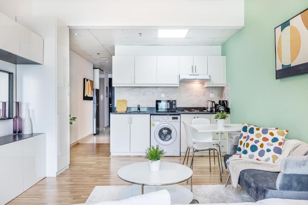 Luxe Studio with Upgraded Interior in Sports City