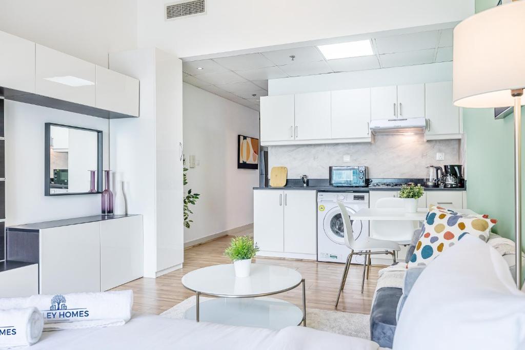 Luxe Studio with Upgraded Interior in Sports City