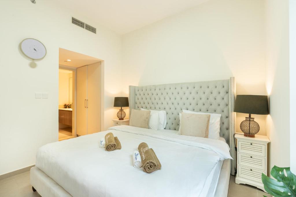 Nicely Furnished 2BR Home in Dubai Hills