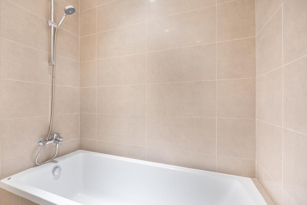 Nicely Furnished 2BR Home in Dubai Hills