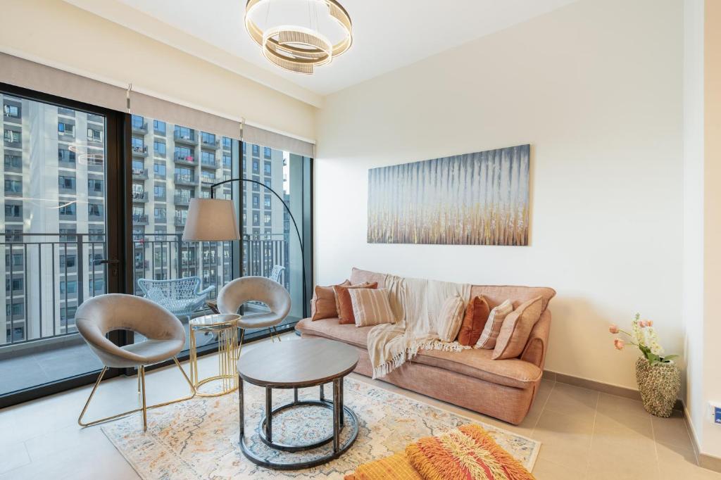 Nicely Furnished 2BR Home in Dubai Hills