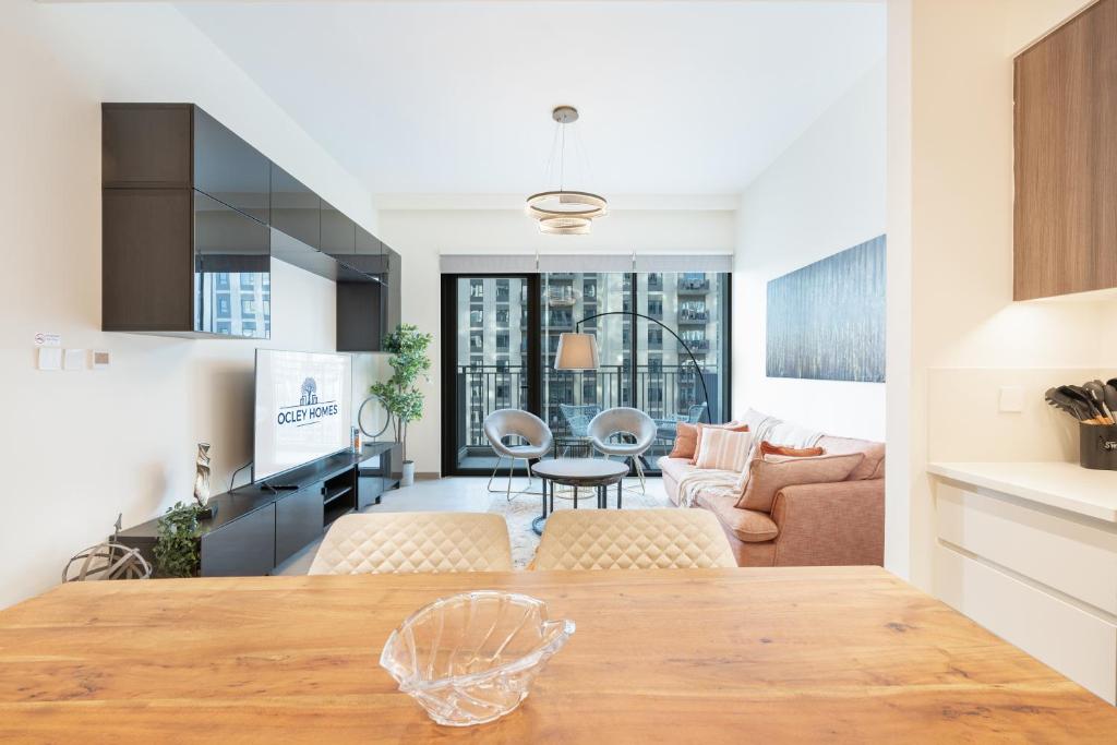 Nicely Furnished 2BR Home in Dubai Hills