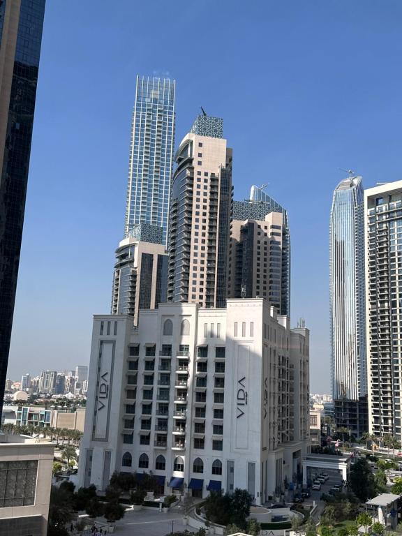 Creek Harbour retreat: Luxurious 2-BR apartment