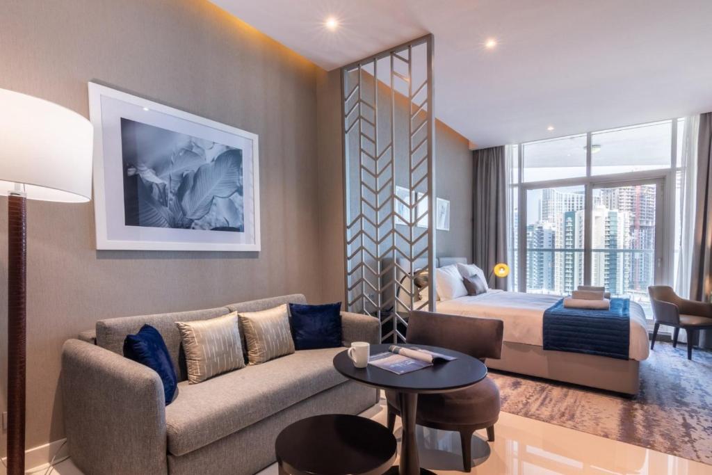 هتل گست ردی هالیدی هومز - لیوینگ این توپ - GuestReady Holiday Homes - Living in Taupe