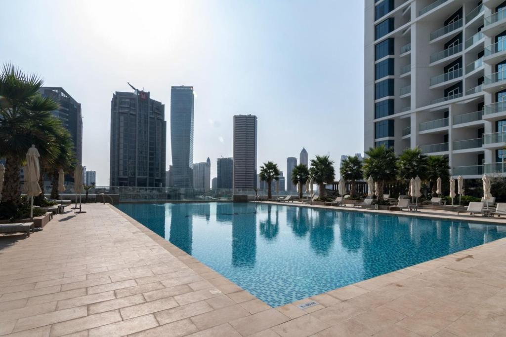 GuestReady Holiday Homes - Living in Taupe