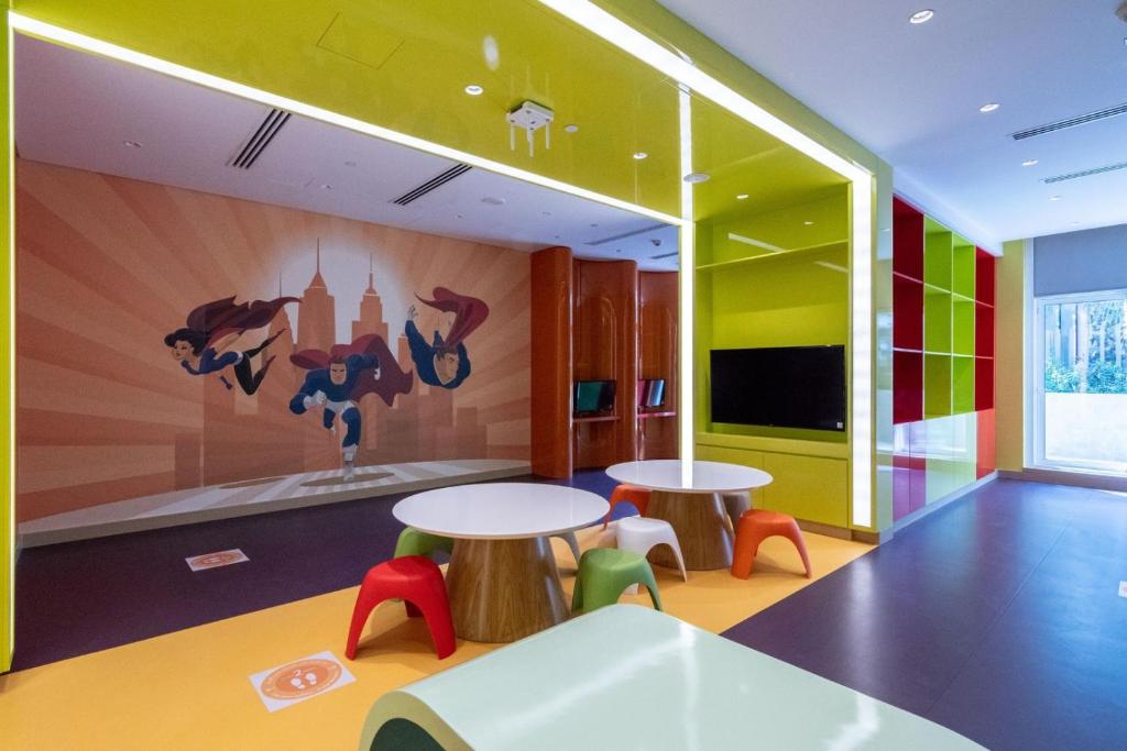 GuestReady Holiday Homes - Living in Taupe