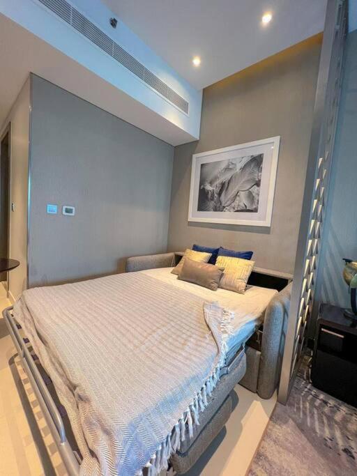 Deluxe Studio Business Bay - Canal View - Gym & Pool