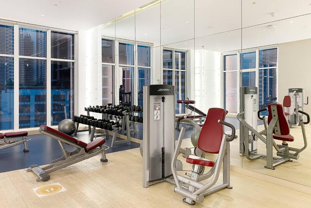 Deluxe Studio Business Bay - Canal View - Gym & Pool