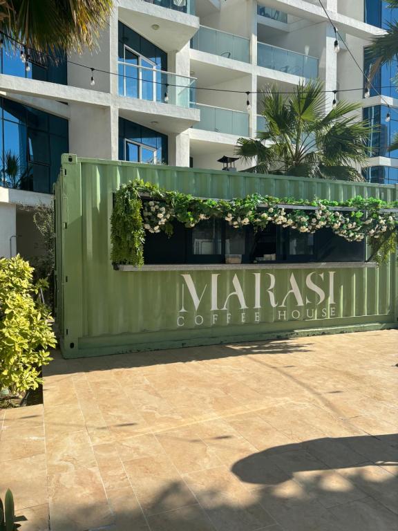 Deluxe Studio Business Bay - Canal View - Gym & Pool