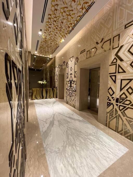 Deluxe Studio Business Bay - Canal View - Gym & Pool