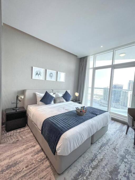 Deluxe Studio Business Bay - Canal View - Gym & Pool