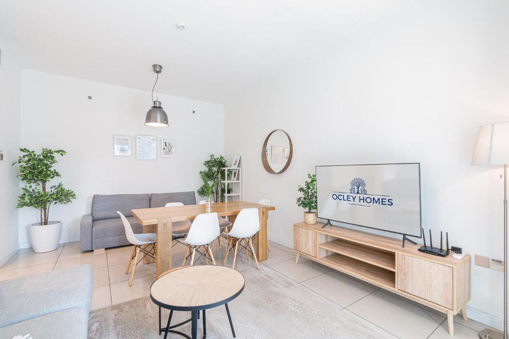 Beautiful Home at the Heart of Marina