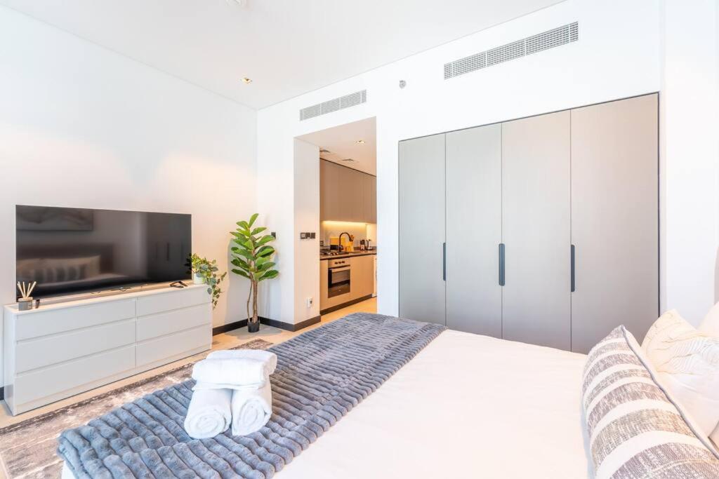 Hot Summer Deal! Beautiful Studio in 15 Northside