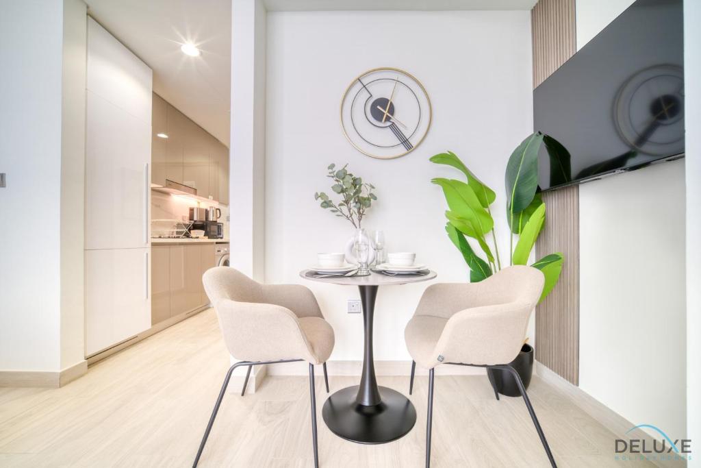 Pleasant Studio at Azizi Riviera 30, Al Merkadh by Deluxe Holiday Homes