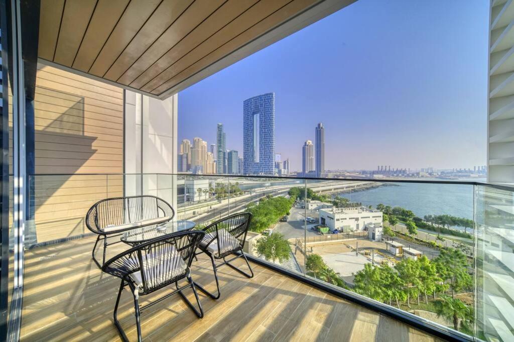 هتل لیو بی ان بی - الیگنت 3 بی آر + مید، سی ویو این بلواترز - Livbnb - Elegant 3BR+Maid, Sea View in Bluewaters