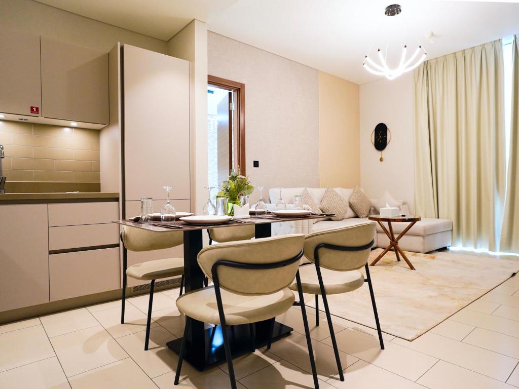 هتل هالی دی رنت یو ای - تاپ دبی استی نیئر برج خلیفه - Holidayrent UAE - Top Dubai stay near Burj Khalifa
