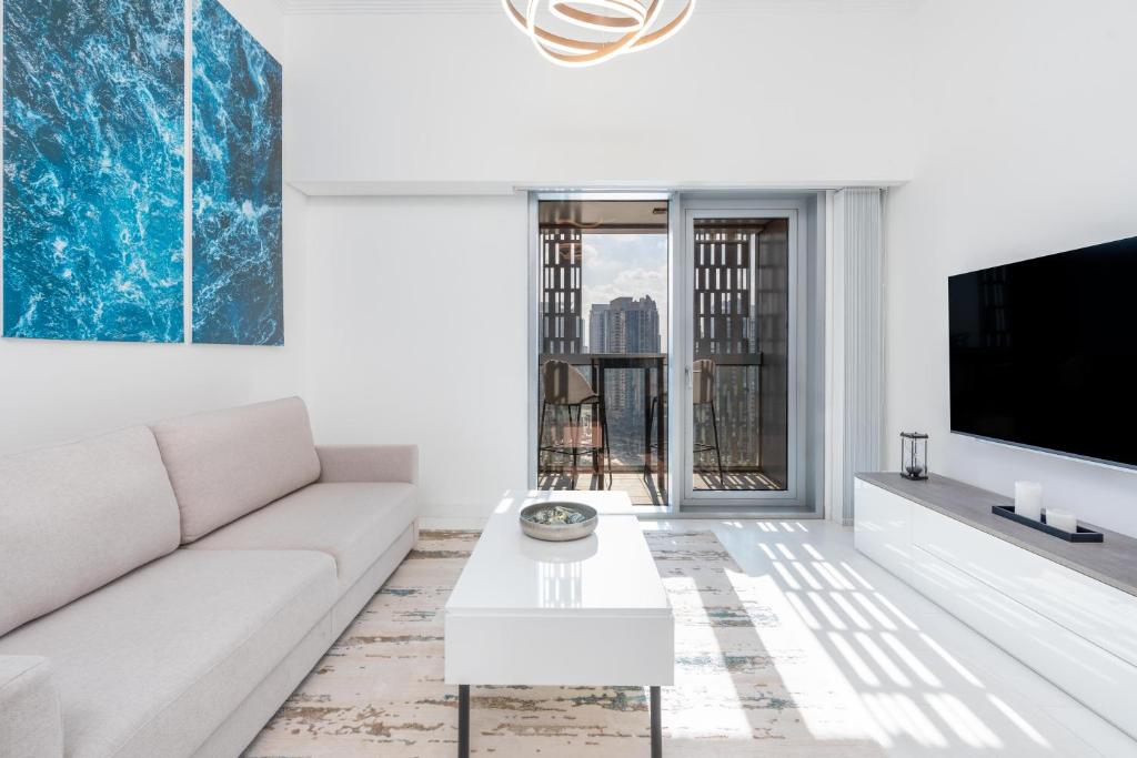 هتل کوستال وان بی آر ات کایان تاور - Coastal 1BR at Cayan Tower
