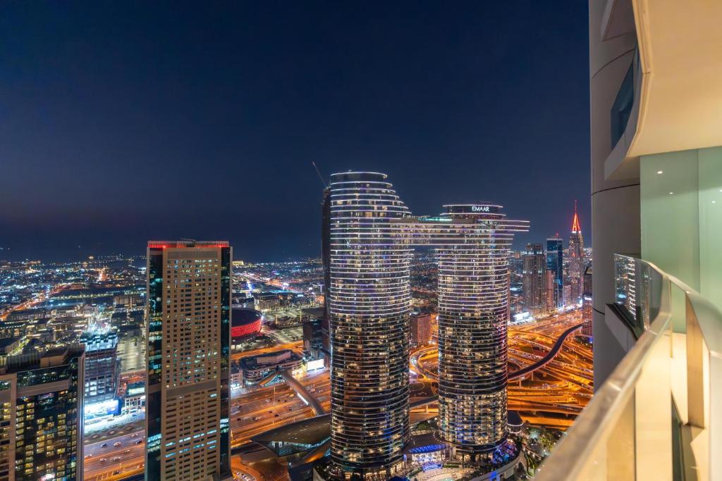 هتل برج ویستا - استنن سانست اند اوشن ویوز - 2 بی آر داون تاون - Burj Vista - Stunning sunset and Ocean Views -2BR Downtown