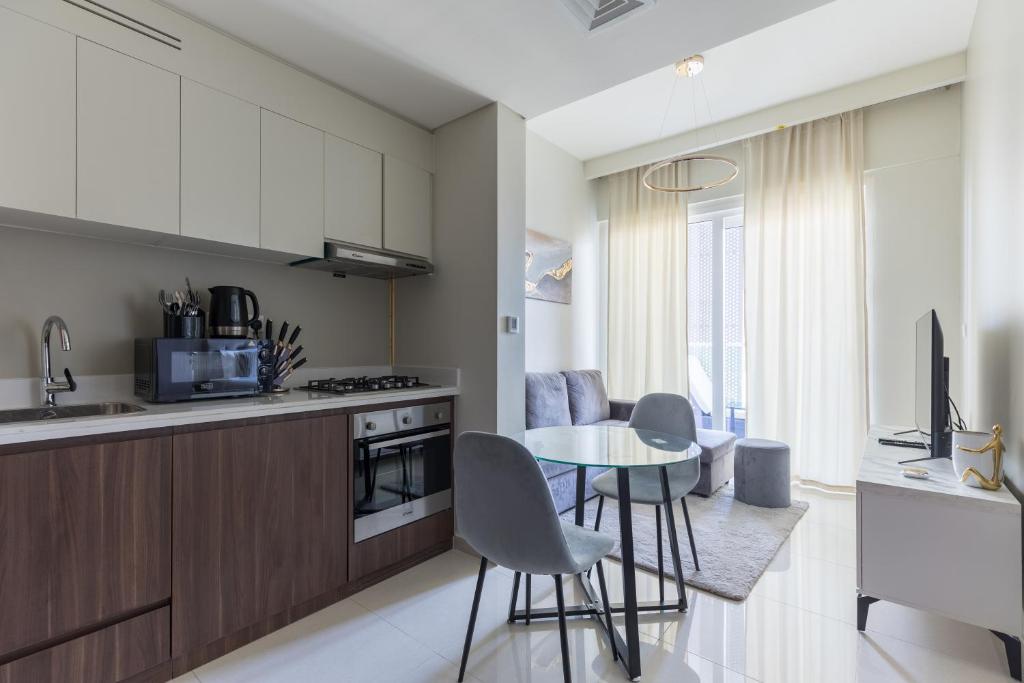 هتل بیزنس بی جم 1 بی دی آپت ویت سکنی ک널 ویوز - Business Bay Gem1 Bd Apt With Scenic Canal Views