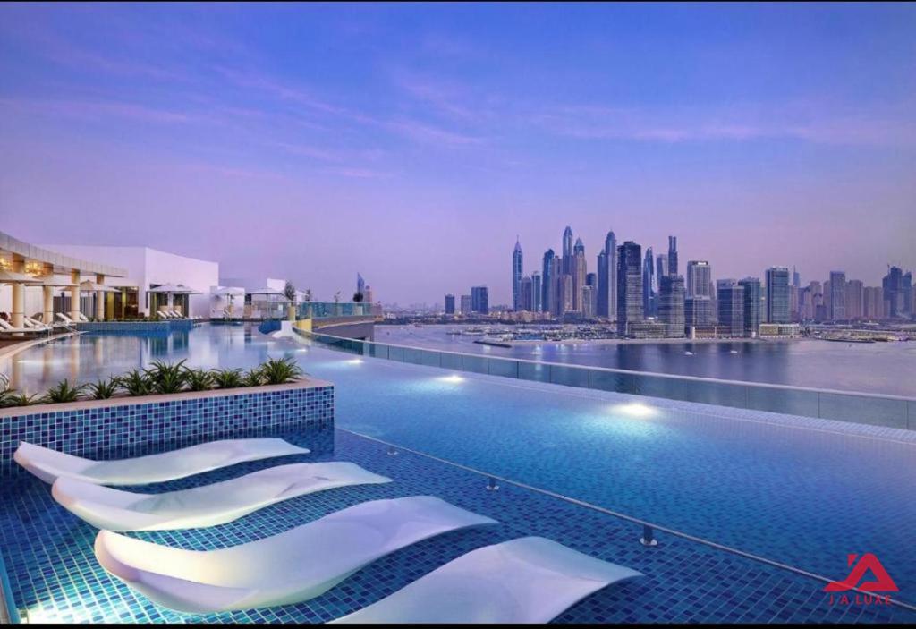 Cozy Sea & Marina View Studio in Palm Jumeirah
