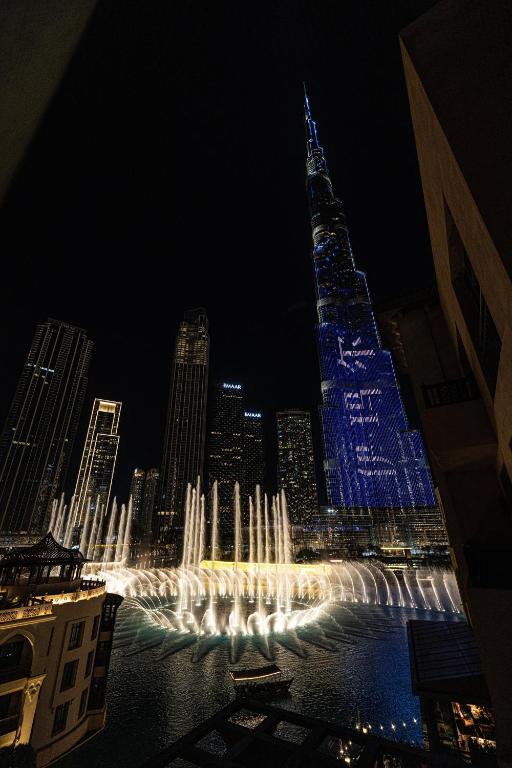 هتل دو-bed فرانت-رو ویوز آOF فانتین و برج خلیفه - 2-bed front-row views of Fountain and Burj Khalifa