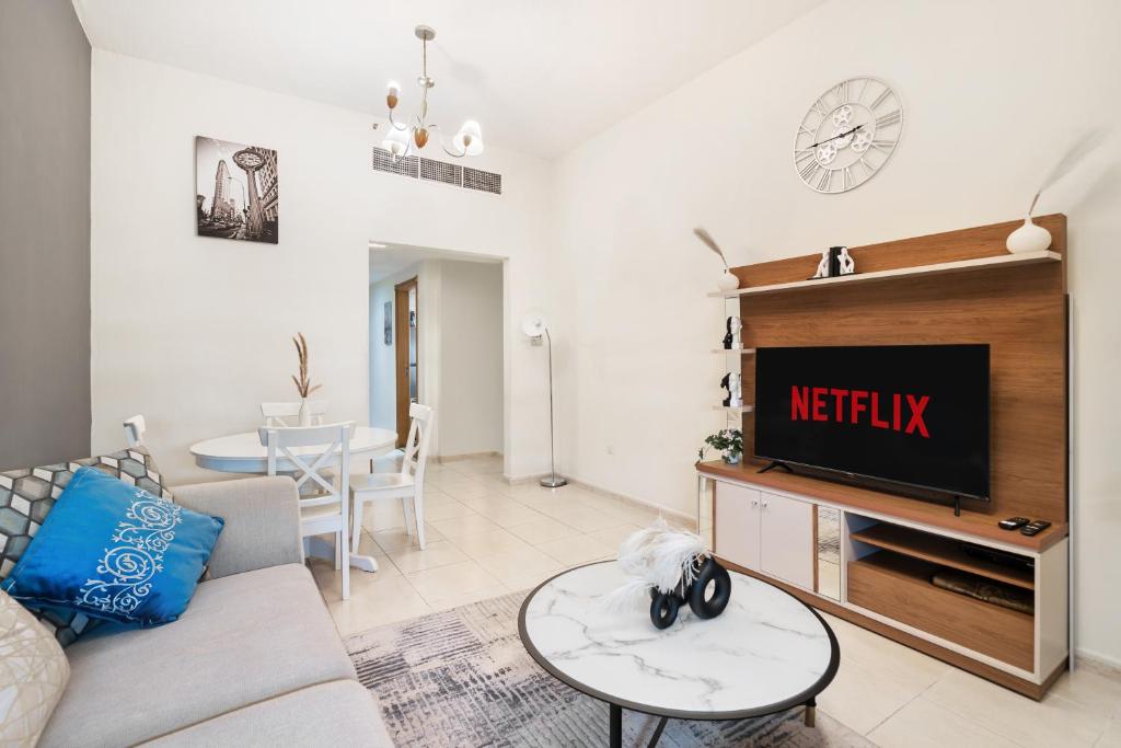 هتل استایلش 1بر آپت این اکسیس 2، دبی سیلیکون اویس - Stylish 1br Apt In Axis 2, Dubai Silicon Oasis